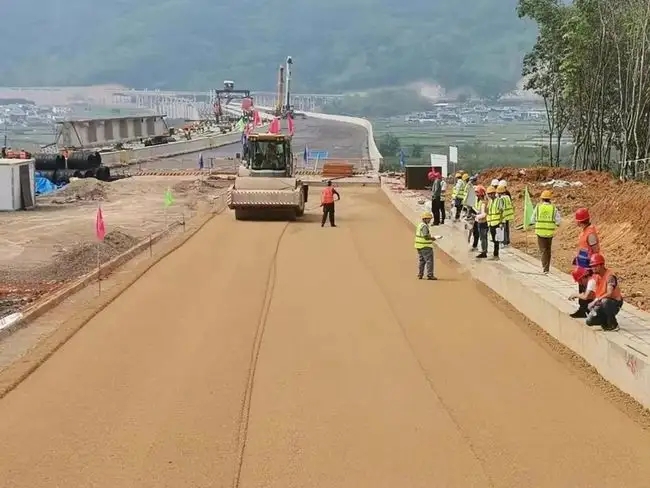 西塞山路基工程